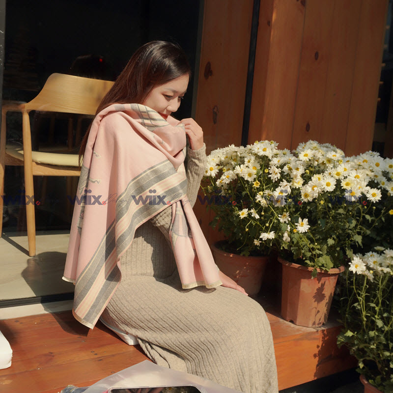 Embrace Luxury and Warmth with the KQ-WD19 Women's Cashmere Scarf
